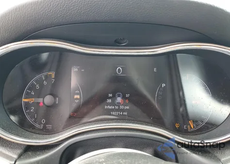 2016 Jeep Grand Cherokee Laredo из США, поврежденный, VIN 1C4RJEAG3GC382627